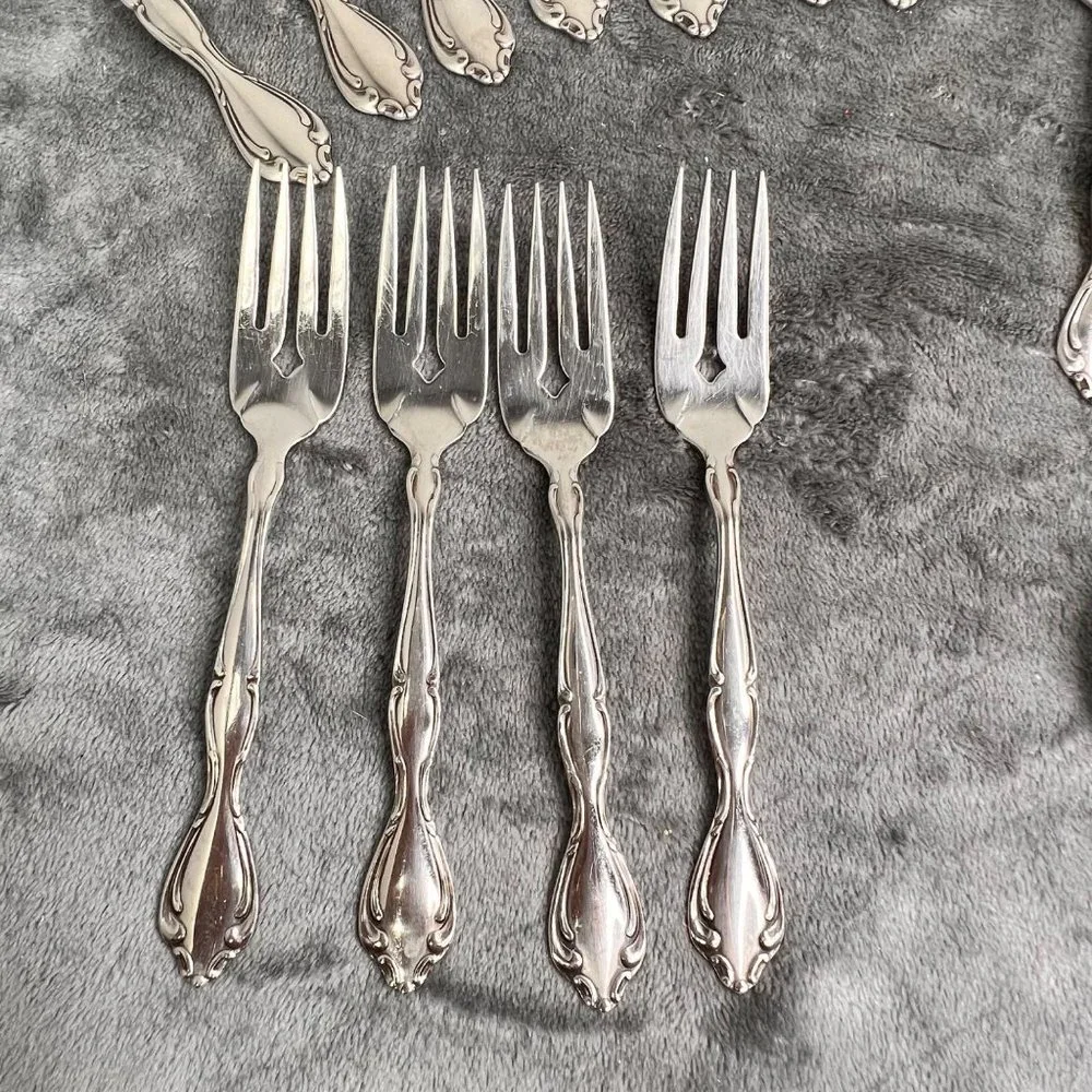 Oneida Community Cantata Stainless Flatware Lot Teaspoons Forks Soup Knife 32 pc